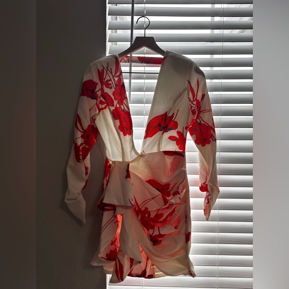 Luxxel Floral cocktail dress. Backless. Very cute.
